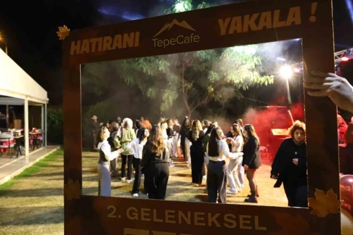Başkan Tetik, Tepe Şenliği’nde gençlerle buluştu
