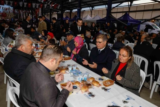 Başkan Tugay, Ramazan bereketini Kiraz’daki yurttaşlarla paylaştı
