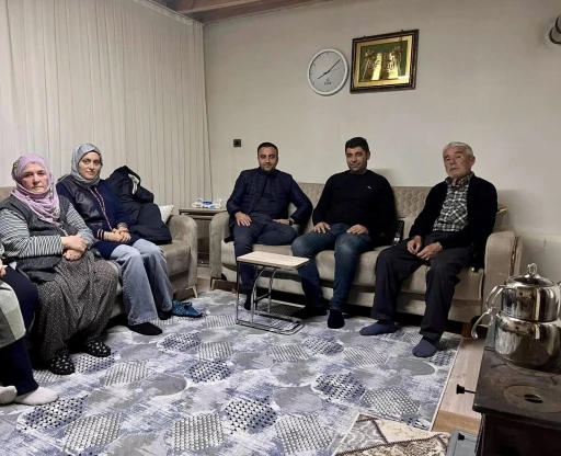 Başkan Ulutaş Kozluca&rsquo;da İftar Sofrasında
