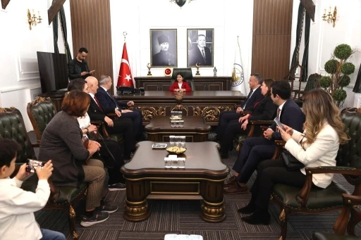 Başkan Uzun, makamını çocuk başkana devretti
