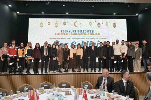 Başkan Vekili Aksoy, sağlık &ccedil;alışanlarıyla iftarda buluştu
