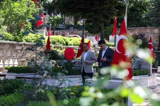 Başkan Vekili Şahin Biba&rsquo;dan şehitlik, esnaf ve itfaiye ziyareti
