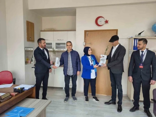 Başkan Yazıcıoğlu: &quot;Her öğretmen, yarınlarımızı büyüten bir fidan yetiştiricisidir&quot;
