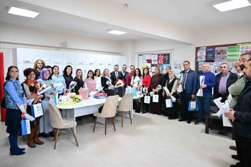 Başkan Yılmaz: &quot;Öğretmenler, bizim kahramanlarımızdır&quot;
