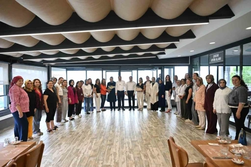 Başkan Yılmaz üreten kadınları ağırladı
