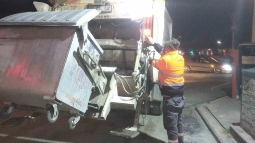 Başkan Zencirci ekipleri sahadan &ccedil;ekti
