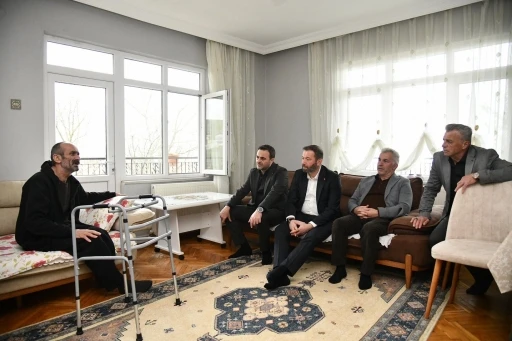 Başkanı &Ouml;zl&uuml;&rsquo;den hastalara moral ziyareti
