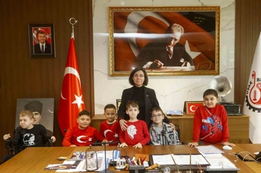 Başkanvekili &Ouml;zkan &ouml;zel misafirlerini ağırladı