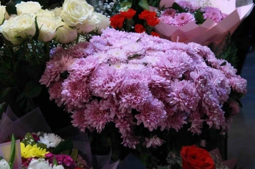 Başkent’te Öğretmenler Günü kasımpatıyla kutlanıyor
