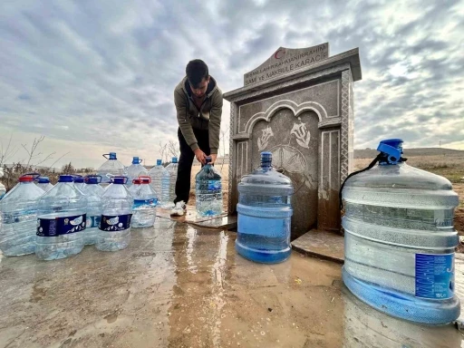 Başkentte su kesintisi yaşayan vatandaşlar ihtiya&ccedil;larını &ccedil;eşmeden gideriyor
