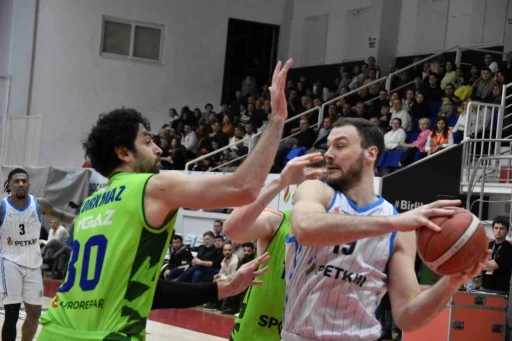 Basketbol S&uuml;per Ligi: Aliağa Petkimspor: 76 - TOFAŞ: 82
