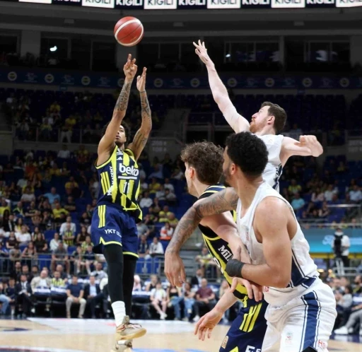 Basketbol S&uuml;per Ligi: Fenerbah&ccedil;e: 60 - A. Efes: 59
