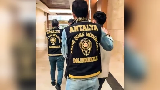 Sahte Savcı Yalanıyla 420 Bin TL Dolandırdılar 