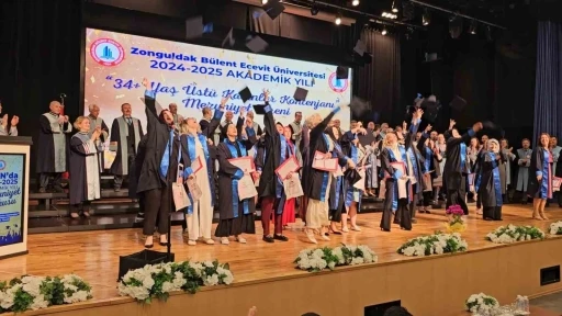 Başörtüsü yasağı yüzünden yarım kalan hayali, yıllar sonra gerçeğe dönüştü
