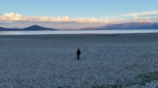 Batı Akdeniz g&ouml;llerinde tehlike &ccedil;anları: Burdur G&ouml;l&uuml; son 50 yılda su hacminin yarısını kaybetti
