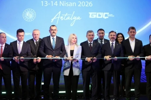 Batı Akdeniz Kariyer ve İstihdam Fuarı kapılarını a&ccedil;tı
