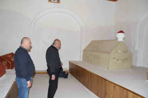 Batı Karadeniz’in fatihi Emir Karatekin Bey’in kabri asırlardır ziyaretçilerini ağırlıyor
