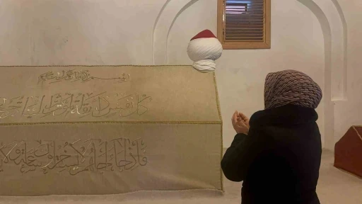 Batı Karadeniz&rsquo;in fatihi Emir Karatekin Bey&rsquo;in kabrini her yıl binlerce kişi ziyaret ediyor
