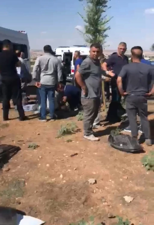 Batman &ccedil;evre yolunda para nakil aracı ile minib&uuml;s &ccedil;arpıştı: 15 yaralı
