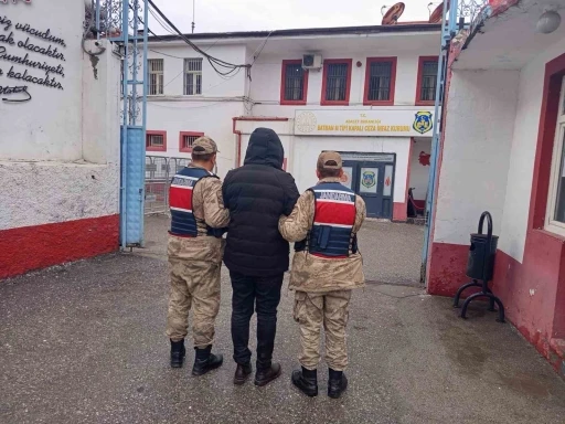 Batman&rsquo;da 13 yıl kesinleşmiş hapis cezası bulunan şahıs yakalandı
