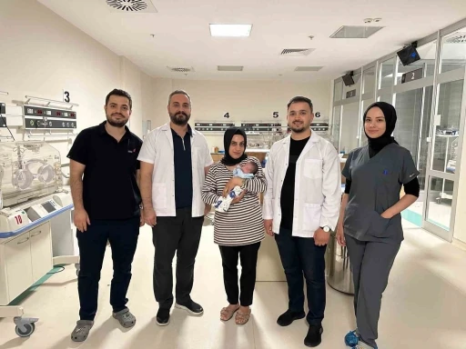 Batman’da 900 gram dünyaya gelen bebek, 2 kiloya ulaşarak hayata tutunmayı başardı
