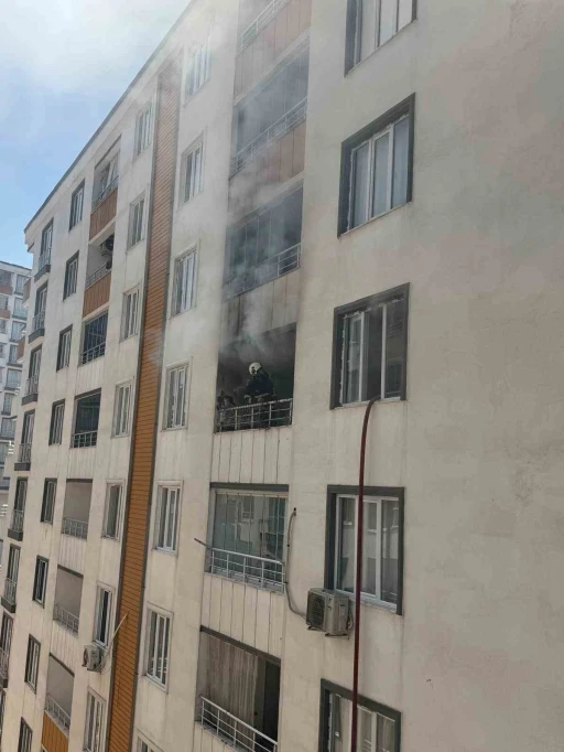Batman’da apartmanda yangın paniği
