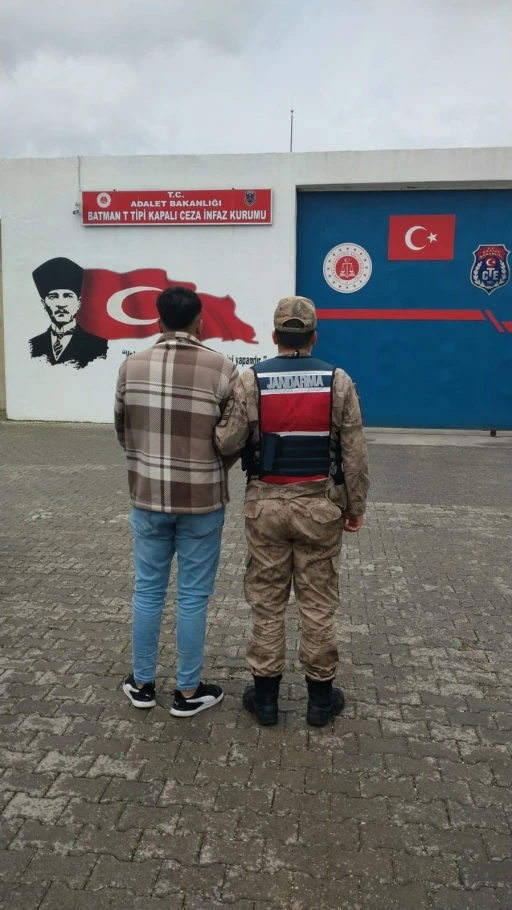 Batman&rsquo;da aranan 3 h&uuml;k&uuml;ml&uuml; tutuklandı

