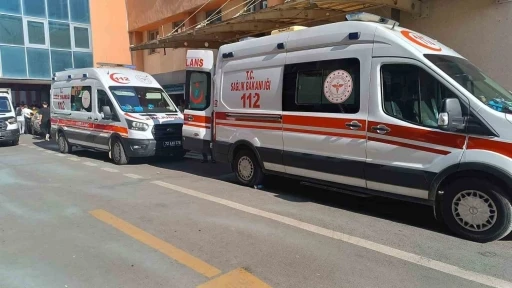 Batman&rsquo;da bı&ccedil;aklı ve sopalı kavga: 1 yaralı

