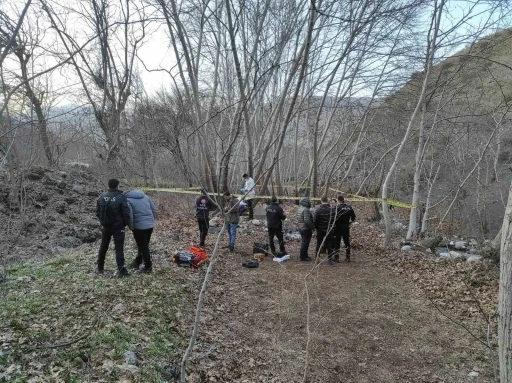 Batman&rsquo;da dere yatağında bir erkek cesedi bulundu
