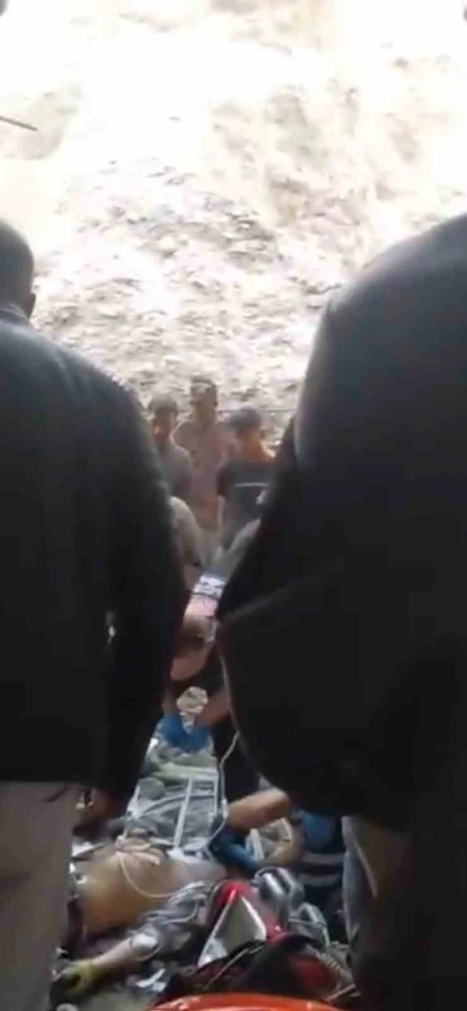 Batman’da inşaat alanında beton kalıplar çöktü: 2 yaralı
