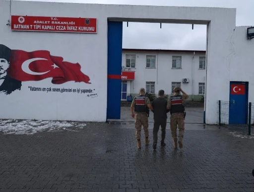 Batman&rsquo;da jandarmadan uyuşturucu operasyonu: 2 kişi tutuklandı
