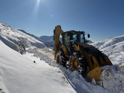 Batman&rsquo;da kar yağışı ulaşımı aksattı
