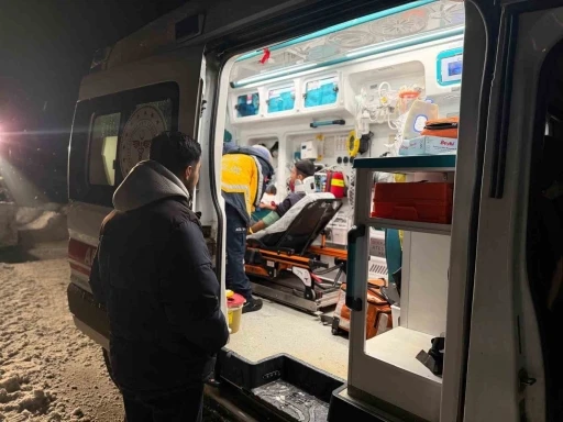 Batman&rsquo;da mahsur kalan hasta i&ccedil;in ekipler yolu a&ccedil;tı
