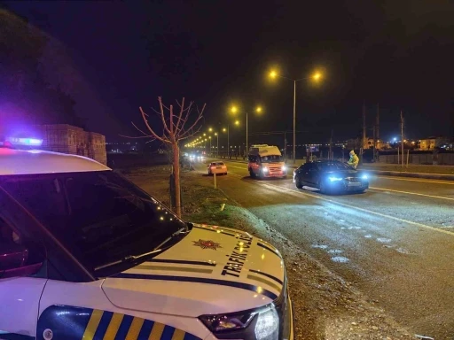 Batman&rsquo;da radar ve alkol kontrolleri gece boyu s&uuml;r&uuml;yor
