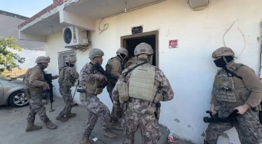 Batman’da silah kaçakçılarına büyük darbe: 2023-2025 yıllarını kapsayan dönemde 2 binden fazla silah ele geçirildi
