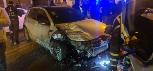 Batman&rsquo;da trafik kazası g&uuml;venlik kamerasına yansıdı
