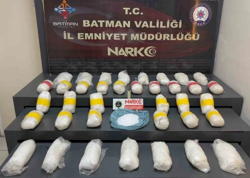 Batman&rsquo;da uyuşturucu operasyonu: 19 kilo metamfetamin ele ge&ccedil;irildi
