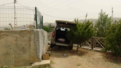 Batman’da virajı alamayan sürücü, mesire alanı duvarına çarptı: 3 yaralı
