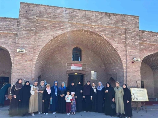 Batmanlı Kur&rsquo;an kursu &ouml;ğreticileri, Cizre&rsquo;yi gezdi
