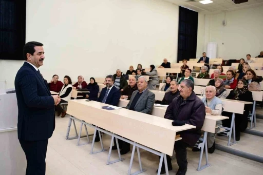 Battalgazi Belediye Başkanı Bayram Taşkın: "&Ouml;ğrenmenin yaşı olmadığını kanıtlayan b&uuml;y&uuml;klerimizin azmi bizlere ilham veriyor"
