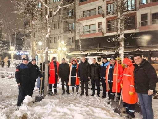 Battalgazi&rsquo;de buzlanmaya karşı tuzlama mesaisi
