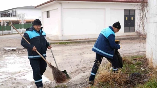 Battalgazi&rsquo;de Kanalboyu ve Orduzu&rsquo;da temizlik &ccedil;alışması
