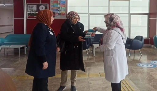 Bayburt Devlet Hastanesinde kanser hastalığıyla alakalı bilgilendirme yapıldı
