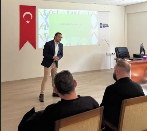 Bayburt DSM&rsquo;de &lsquo;Kendimizi Tanıyalım&rsquo; semineri d&uuml;zenlendi
