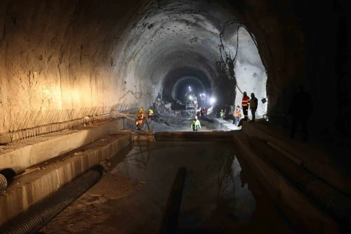 Bayburt Group’un yapımına 2013’te başladığı Geminbeli Tüneli geçen 12 yıla rağmen bir türlü tamamlanamadı
