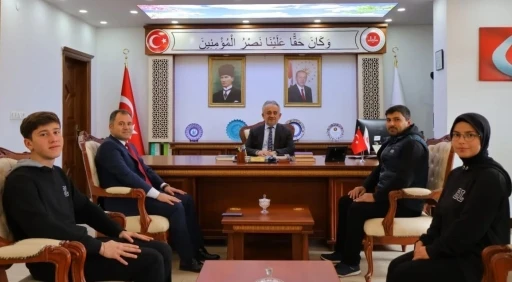 Bayburt Lisesi öğrencilerinden Filistin’e destek
