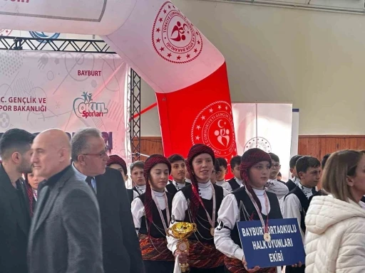 Bayburt Ortaokulu halk oyunlarında T&uuml;rkiye finallerine y&uuml;kseldi
