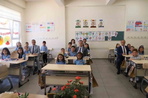 Bayburt&rsquo;ta 14 bin 537 &ouml;ğrenci karne heyecanı yaşadı
