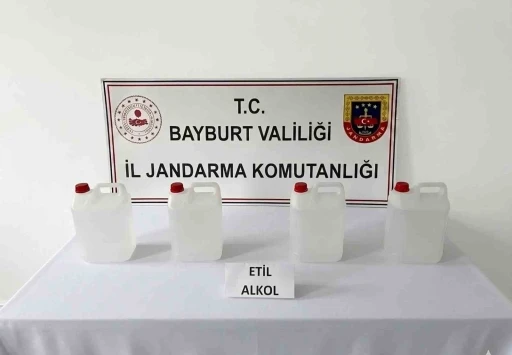 Bayburt&rsquo;ta 20 litre etil alkol ele ge&ccedil;irildi
