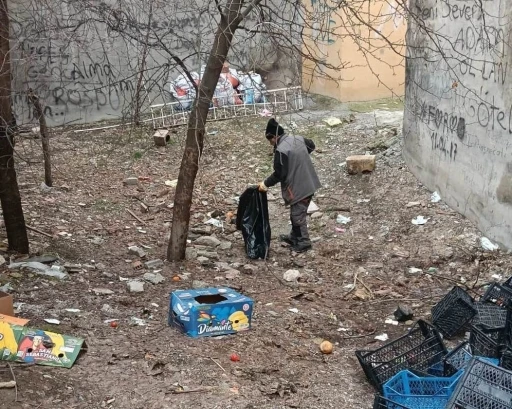 Bayburt&rsquo;ta bahar temizliği s&uuml;r&uuml;yor
